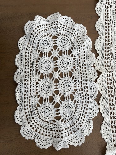 VINTAGE Set of 3 HANDMADE Table/Dresser Runner Doilies - photo 2