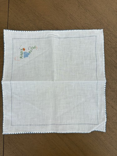 VINTAGE Set of 4 Embroidered Handkerchiefs, White And Blue Flora - photo 3