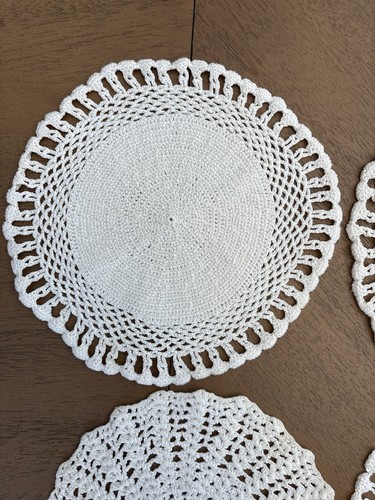 VINTAGE Set of 4 HANDMADE DOILIES, Various Sizes, See Pics - photo 5