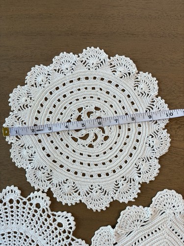 VINTAGE Set of 3 HANDMADE DOILIES, Various Sizes, Thicker Knit - photo 5