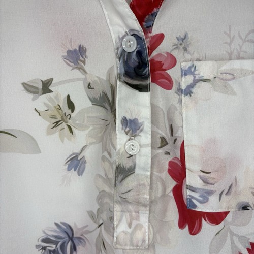 Unbranded Women’s White Tunic Top Blue & Red Flowers Sz Med - photo 3