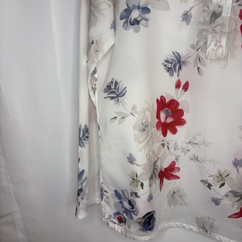 Unbranded Women’s White Tunic Top Blue & Red Flowers Sz Med - photo 4