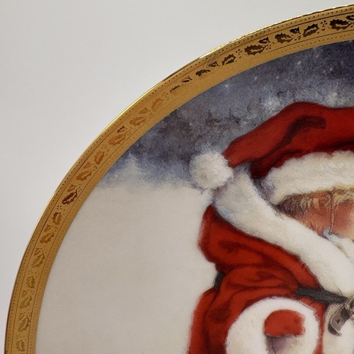 HAMILTON COLLECTION SANTA'S LITTLEST REINDEER CHRISTMAS PLATE - photo 3