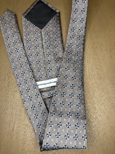 100% Silk Tie Metropolitan Museum Of Art Beige & Navy Geo Patter - photo 4
