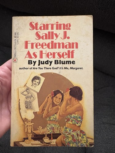 VINTAGE JUDY BLUME YOUNG ADULT BOOK Starring Sally J. Freedman A