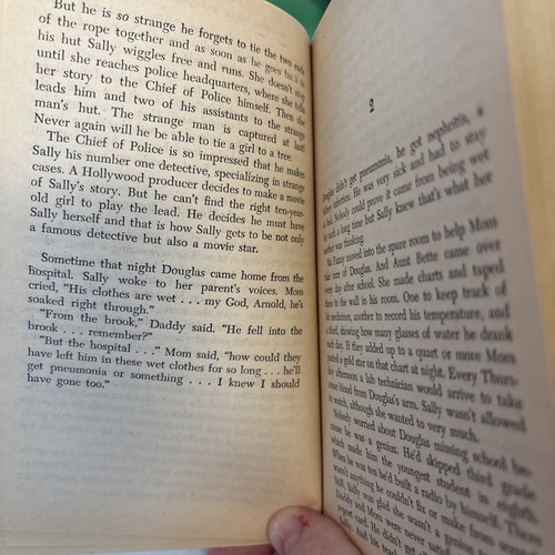 VINTAGE JUDY BLUME YOUNG ADULT BOOK Starring Sally J. Freedman A - photo 5