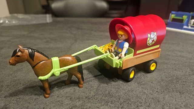 Playmobil 5228 Horse-Drawn Covered Wagon