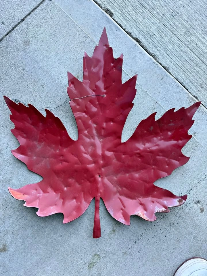 Metal maple leaf