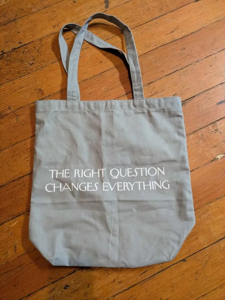 Limited Edition Grey Tote Bag of The New Yorker image indicator(2)