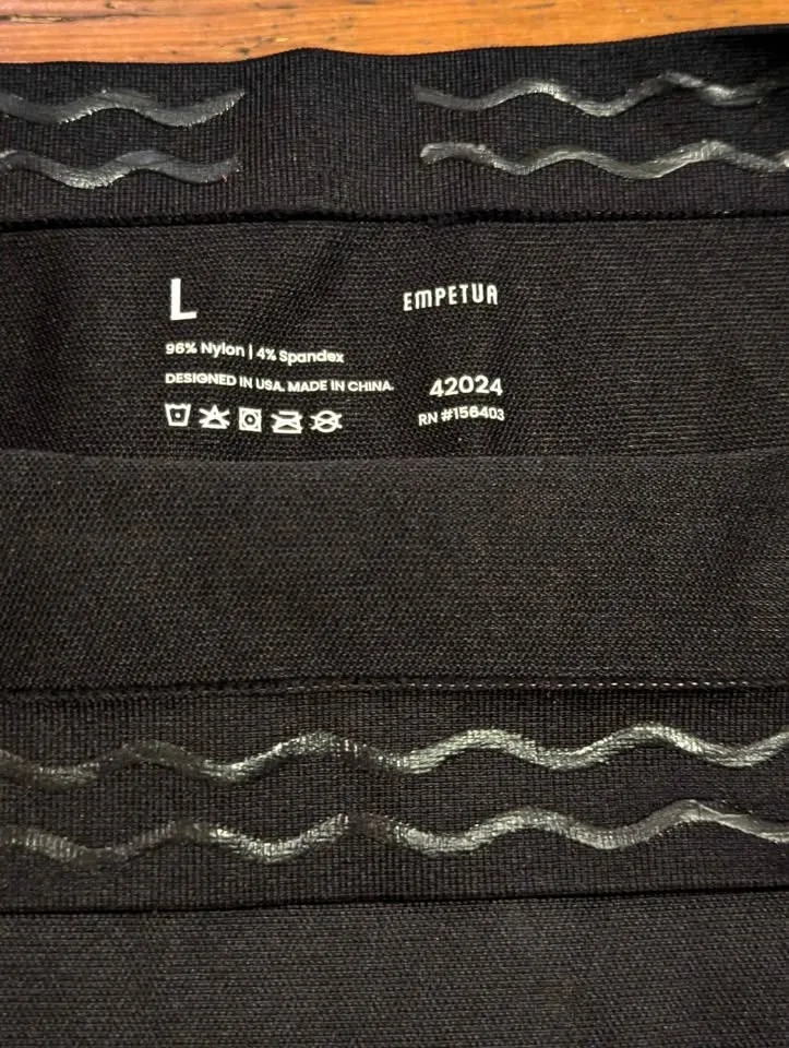 New High-Waisted Shaping Capri Leggings by Empetua image indicator(3)