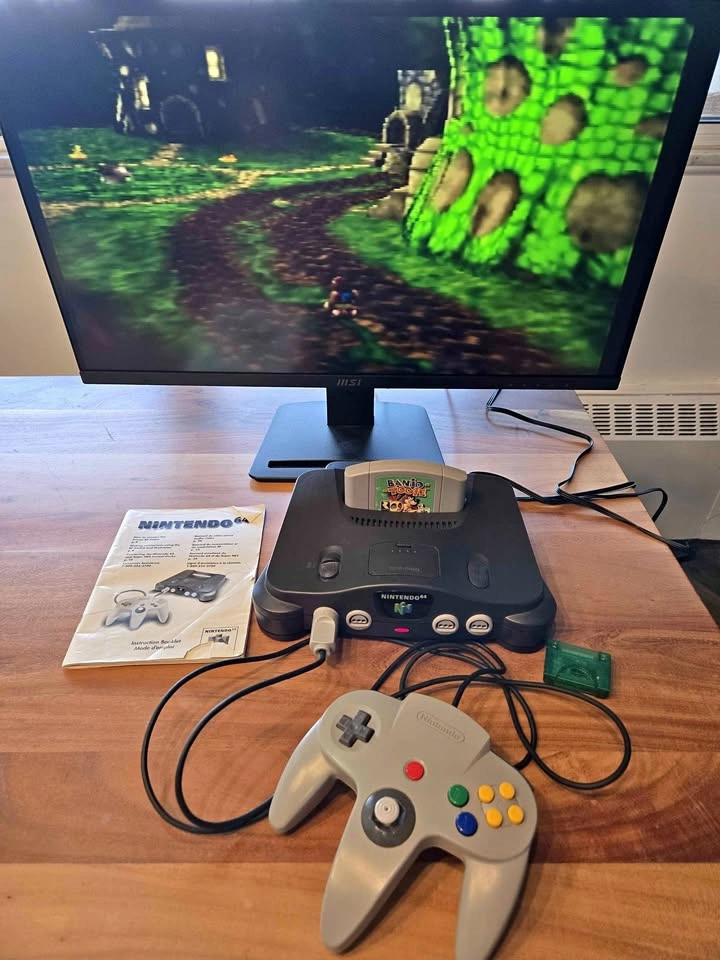 Nintendo 64 Console Bundle. Cables, controller, mem pack, game.