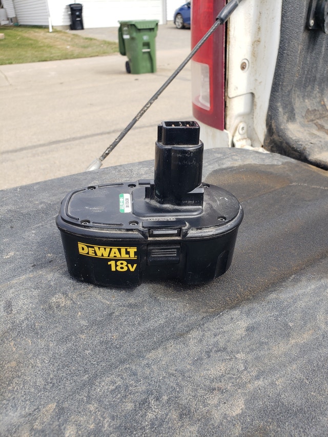 Dewalt power drill - photo 2