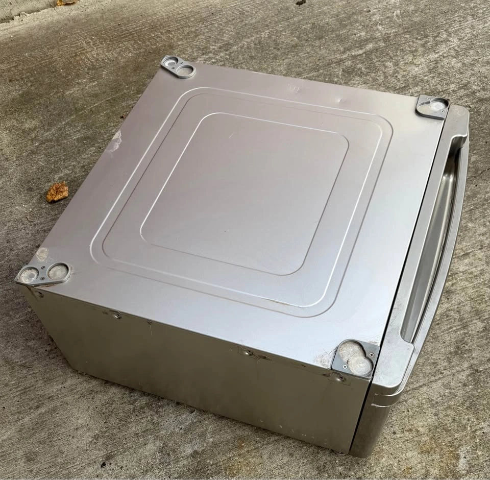 LG washer/dryer stand - photo 2