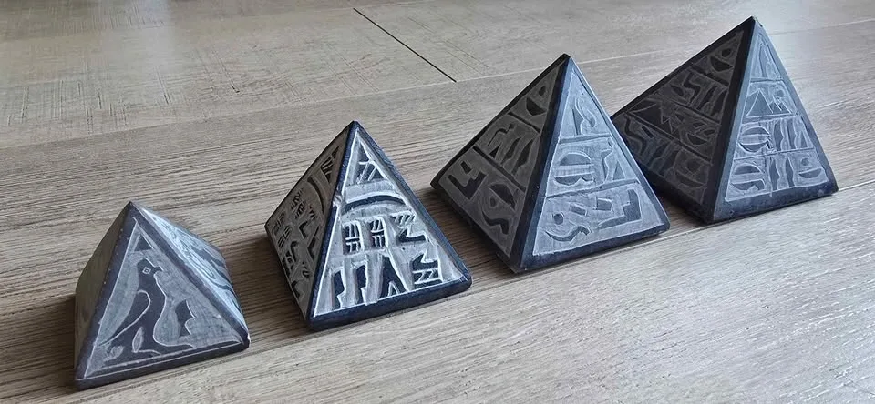 Set of 4 Egyptian Hieroglyphic Pyramids - photo 3