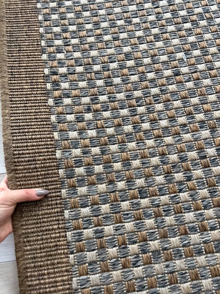5x8 Area Rug Woven Material - photo 4