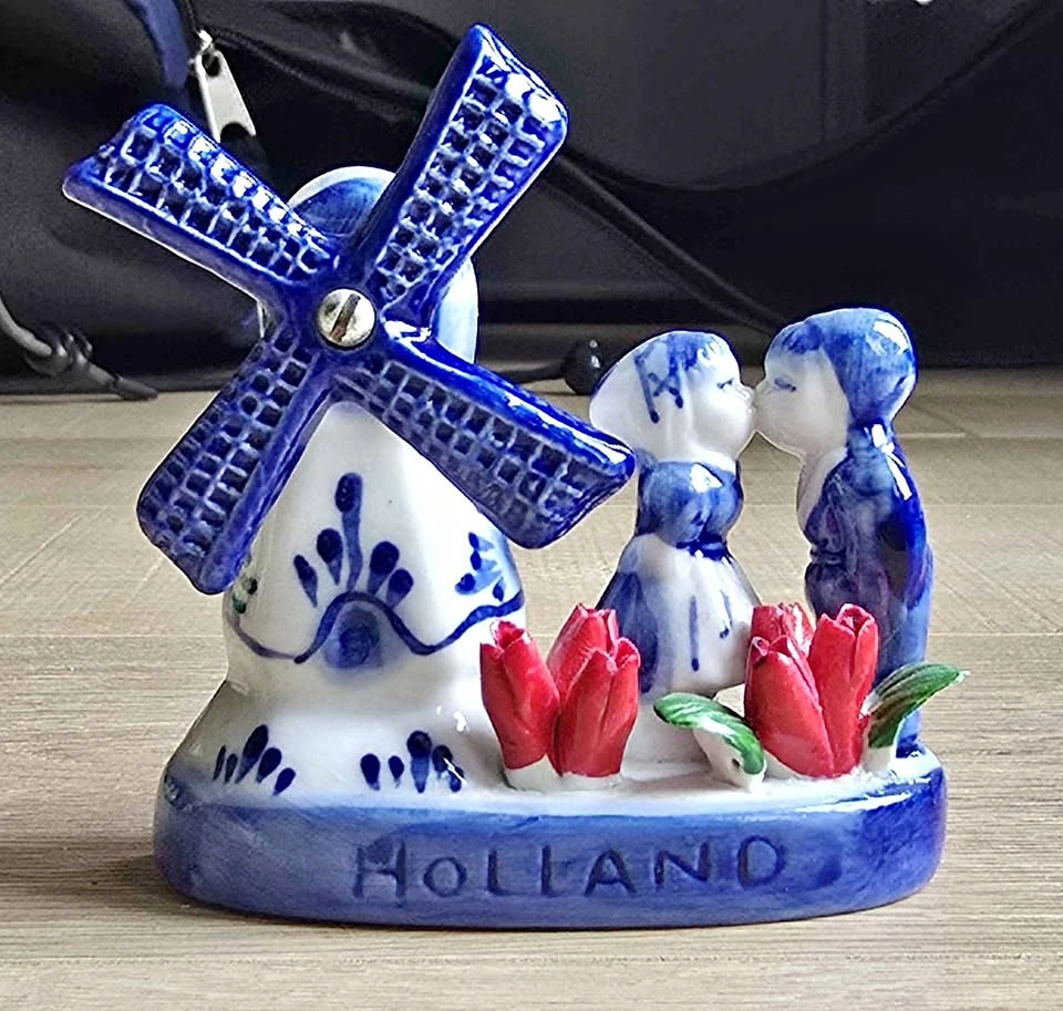 Delft Blue Holland Kissing Couple and Windmill Figurine