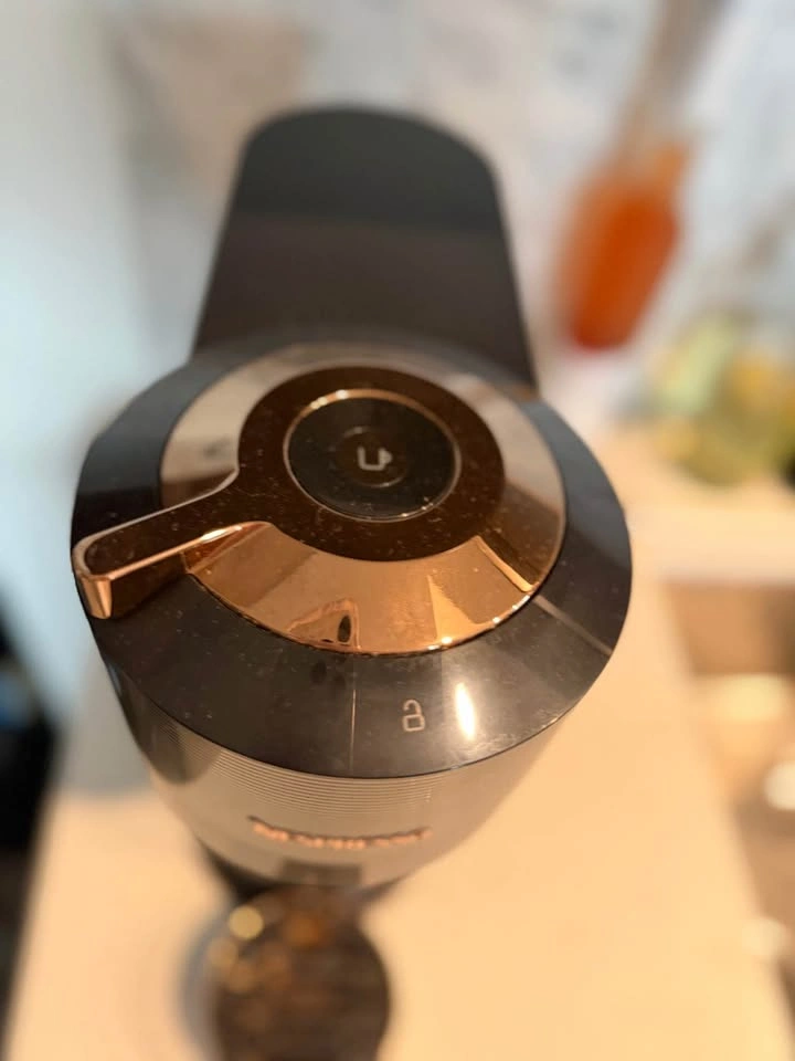 Nespresso Vertuo Next Black & Rose Gold w. milk frother - photo 2