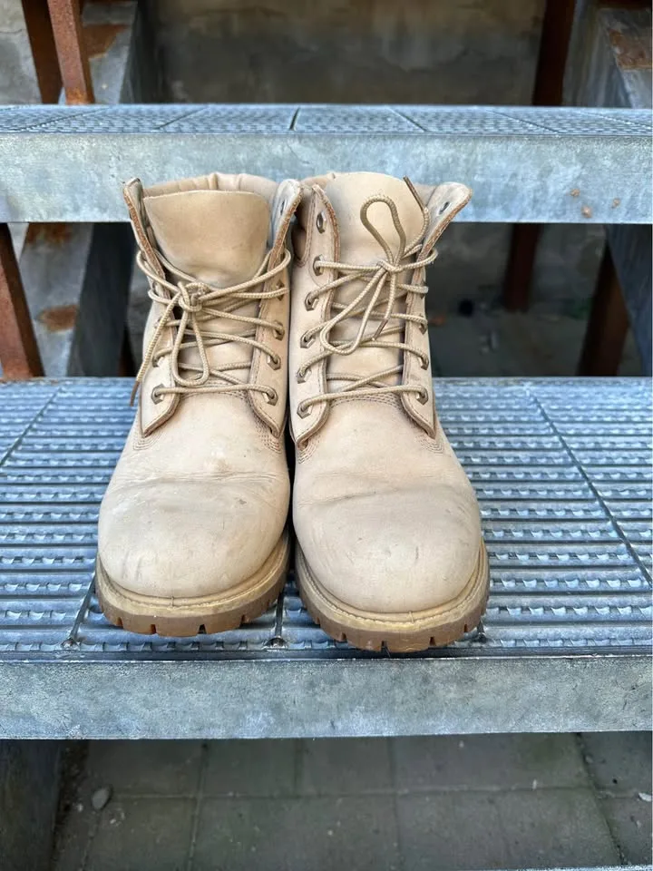 Timberland men boots size 10 image indicator(2)