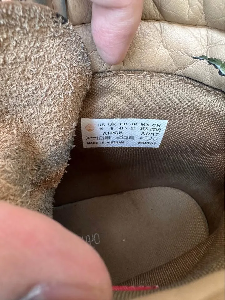 Timberland men boots size 10 image indicator(3)