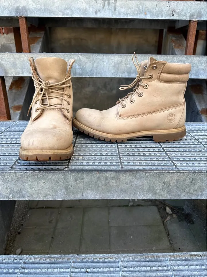 Timberland men boots size 10 image indicator(4)