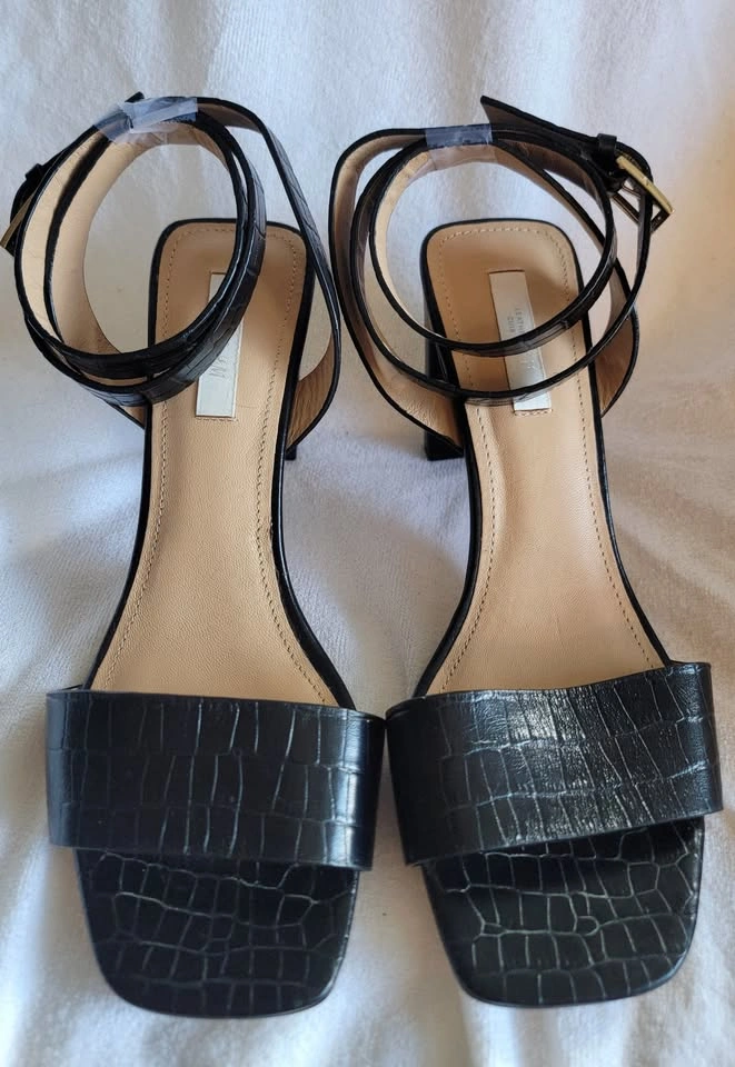 H&M Premium Black Leather Block-Heel Sandals – Size 40 - photo 4