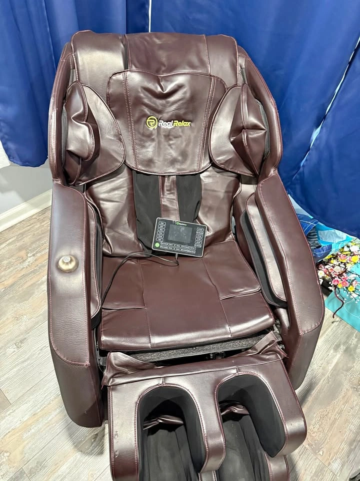 Real Relax Full Body Zero Gravity Shiatsu Massage Chair