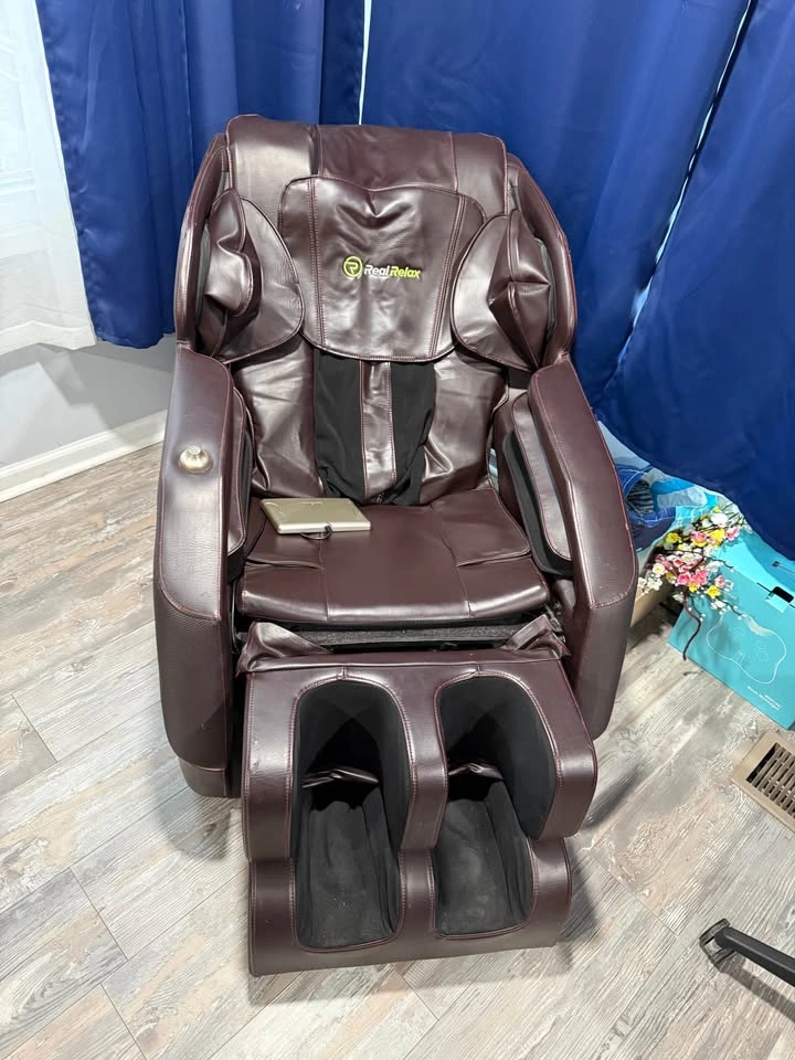 Real Relax Full Body Zero Gravity Shiatsu Massage Chair - photo 3