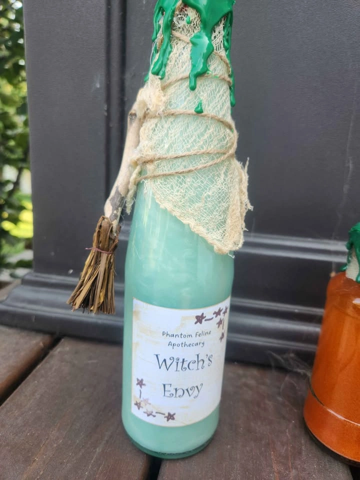Magic Colour-Changing Halloween Potions - photo 3