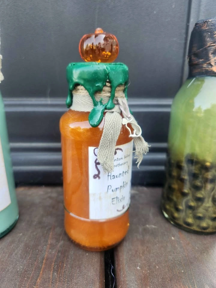 Magic Colour-Changing Halloween Potions - photo 5