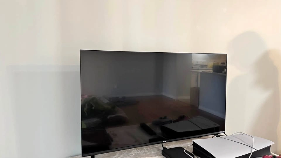 🚨MOVING / MOVE-OUT SALE – TCL 40” TV