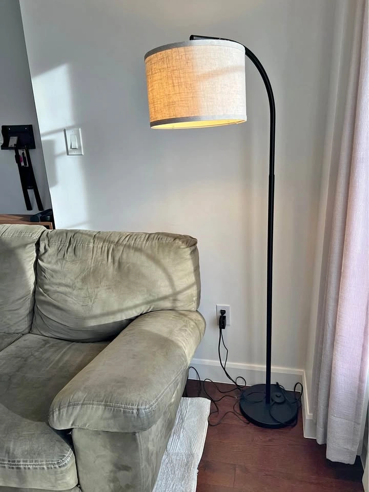Modern arched floor lamp