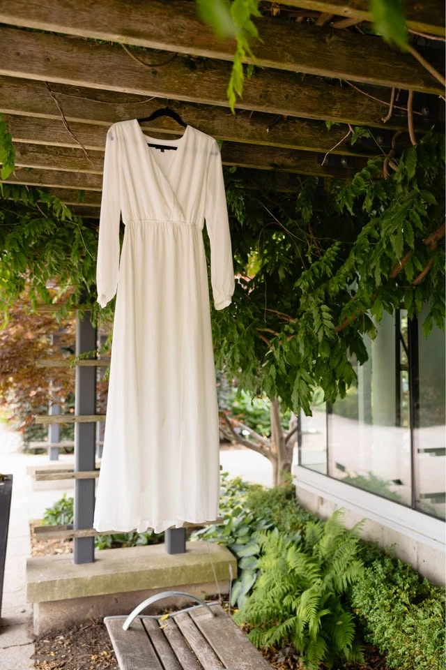 Flowy white chiffon bridal dress - photo 4