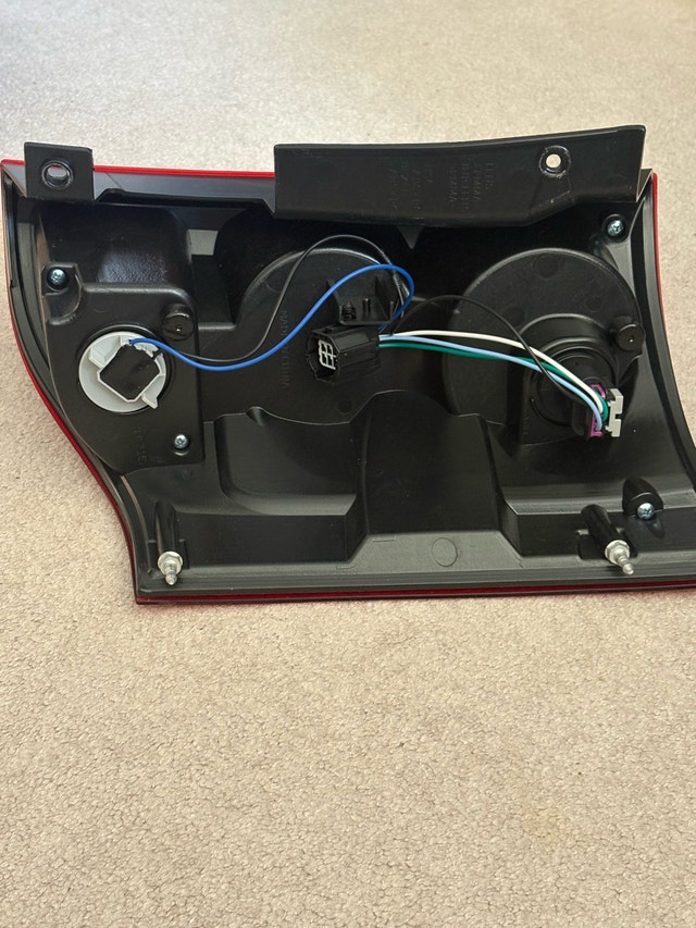 Car Rear Tail Light NEW - photo 2