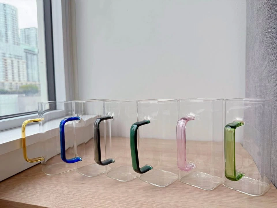 BNIB: MCM Glass Kitchen Cups Set of 5 with Colored Handles