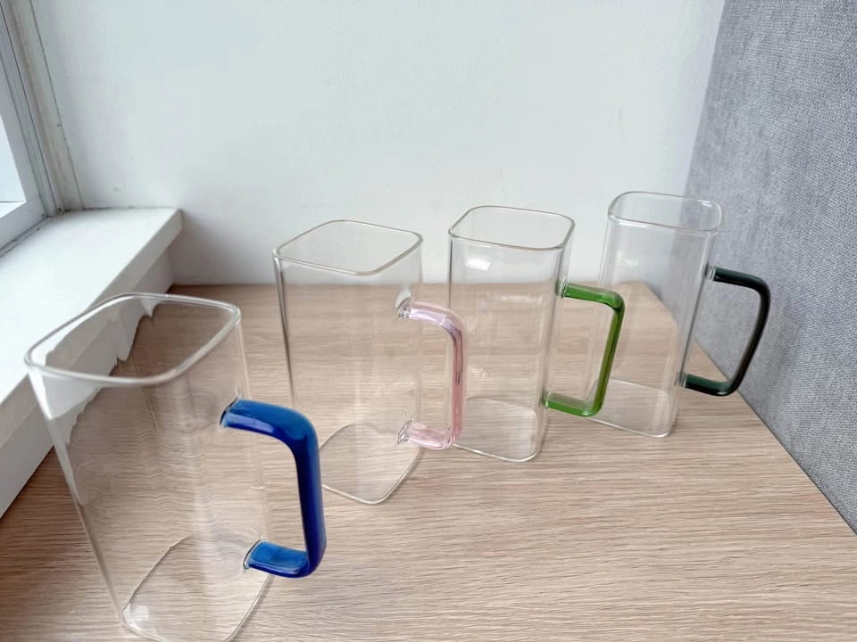 BNIB: MCM Glass Kitchen Cups Set of 5 with Colored Handles - photo 2