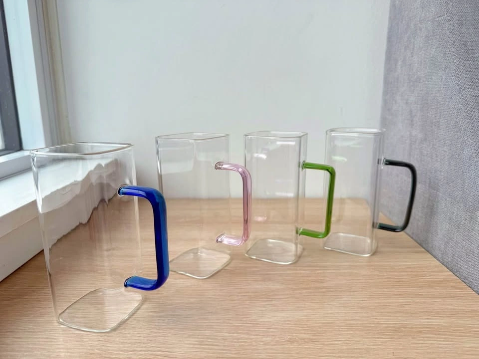 BNIB: MCM Glass Kitchen Cups Set of 5 with Colored Handles - photo 4