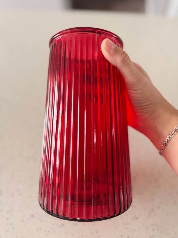 Red Ribbed Tapered Glass Vase - photo 3