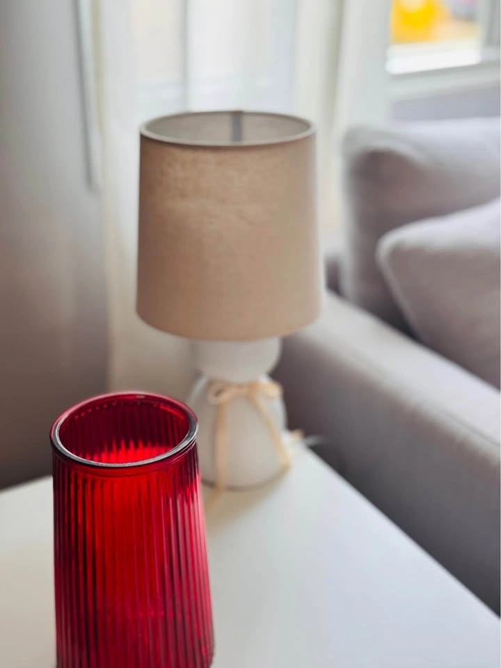 Red Ribbed Tapered Glass Vase - photo 4