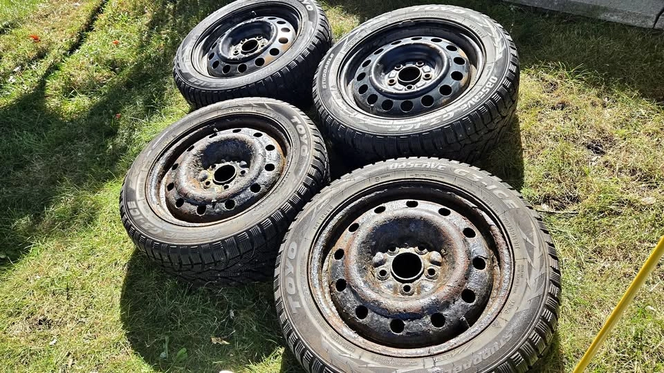 Toyo Observe G3-Ice 205/55R16 winter tires - set of 4 on rims