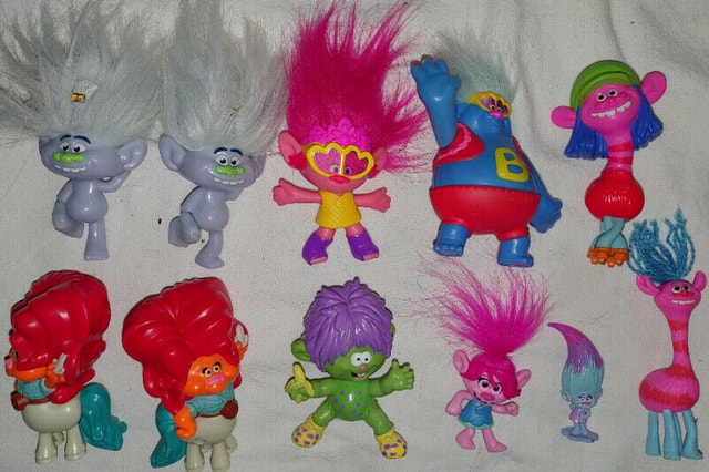 12 Trolls Movie Toys Figures, Chapter & Activity Book, Stickers - photo 2