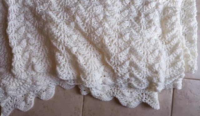 Queen 66x68" Hand Made Off White Crochet Knit Cozy Blanket Throw - photo 3