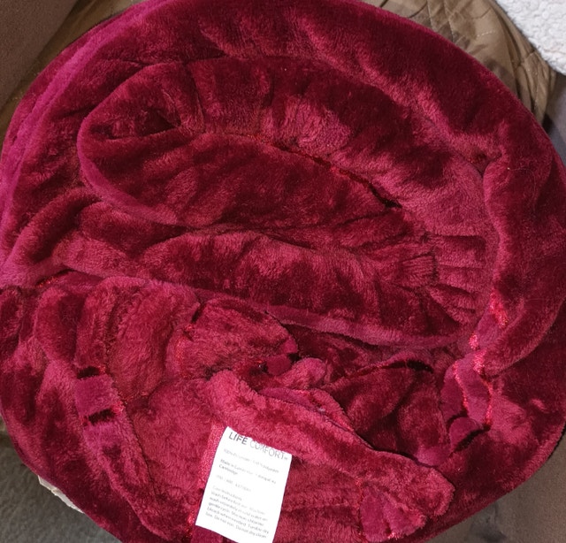NEW 98x90" Red Luxe Velvet Plush Satin Stripe Blanket - photo 3