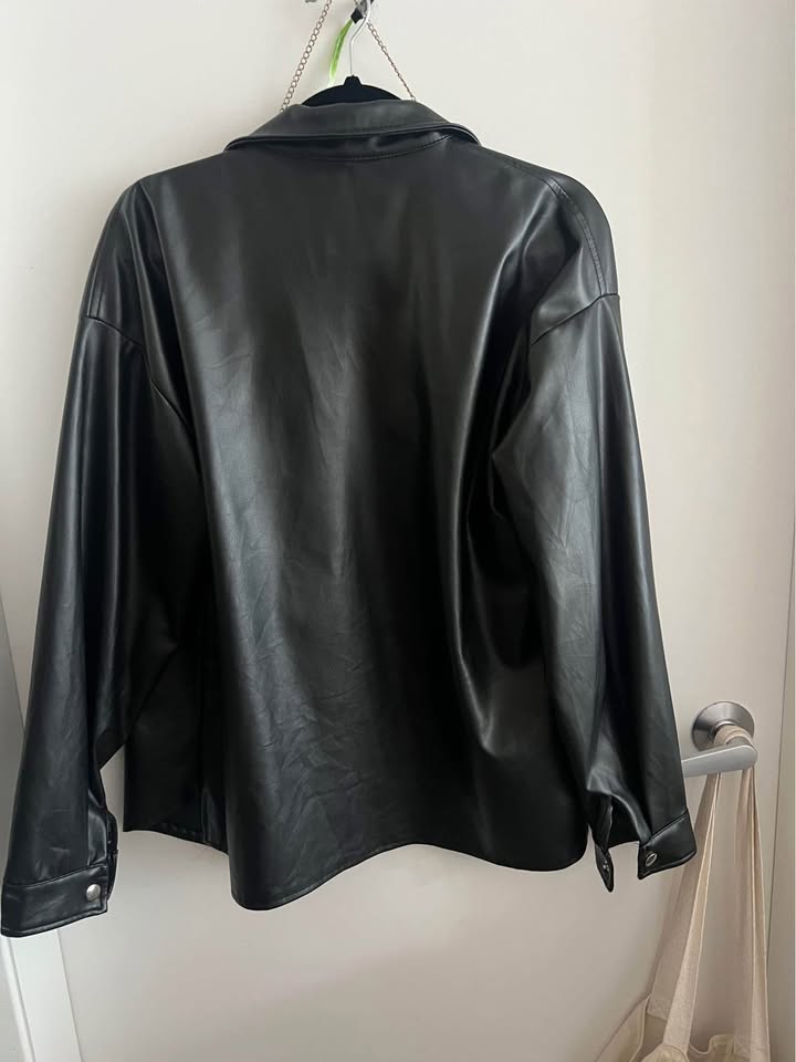 Faux leather wet look black shirt biker button-up L y2k - photo 3