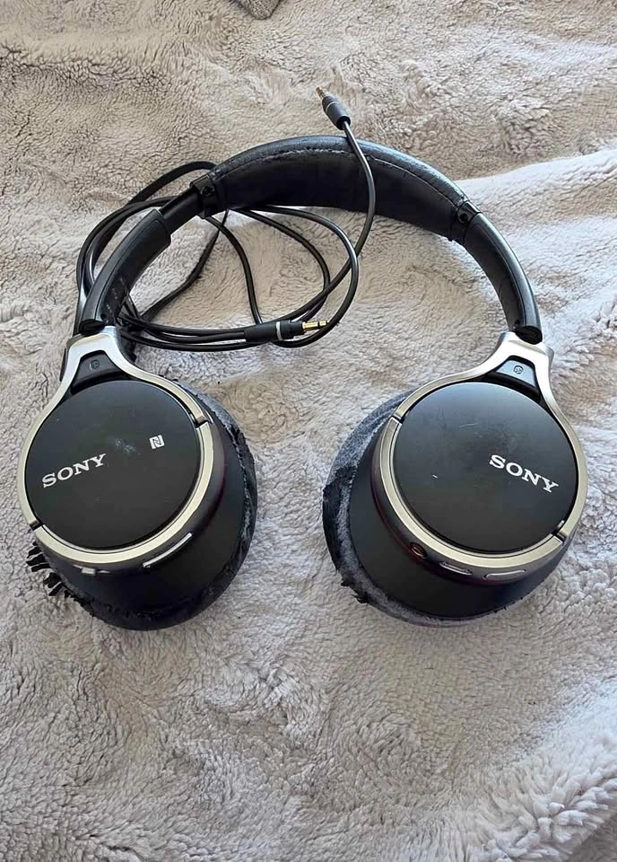 Sony MDR-10RBT Wireless Headphones with Case and Cables