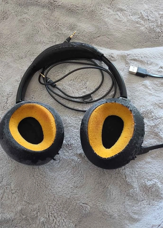Sony MDR-10RBT Wireless Headphones with Case and Cables - photo 2