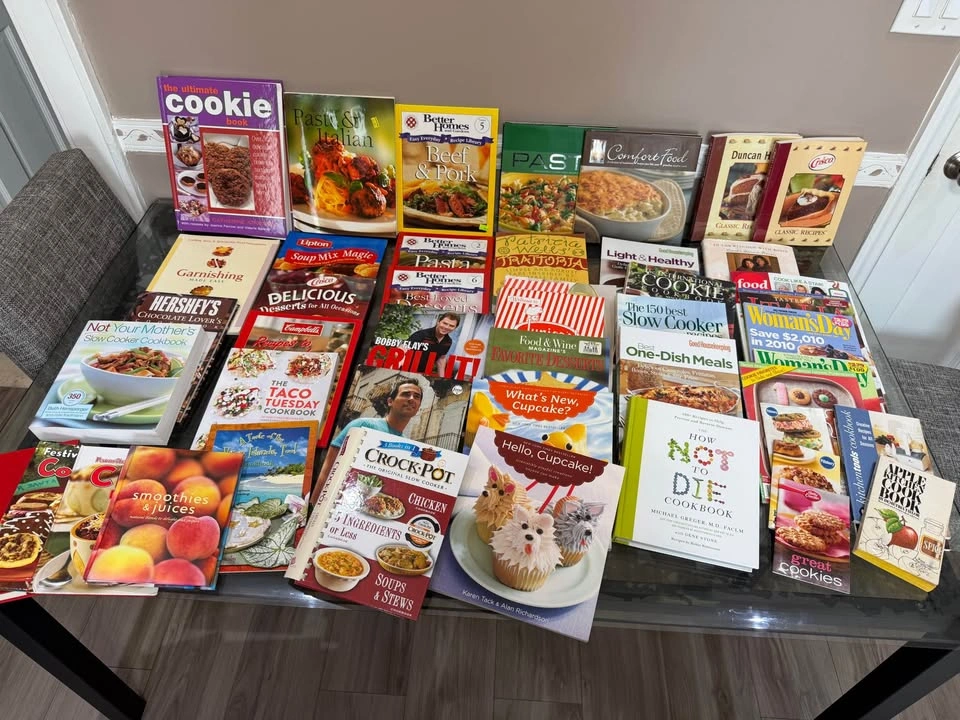 Large Collection of 30+ Assorted Cookbooks and Recipe Magazines - photo 2
