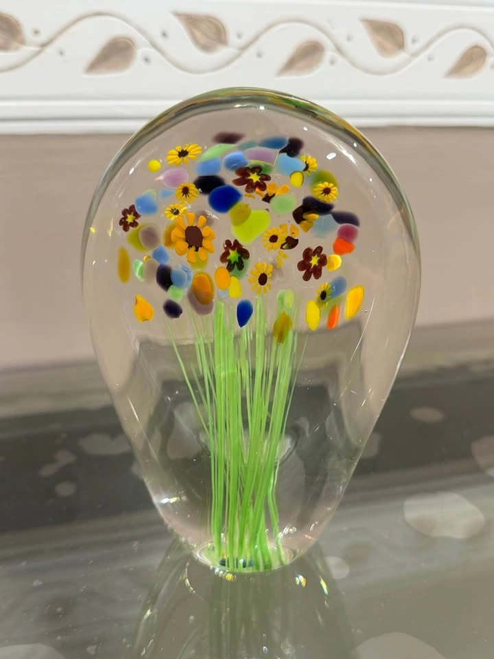 Christopher Belleau Flower Garden Signed 2004 Glass Paperweight - photo 5