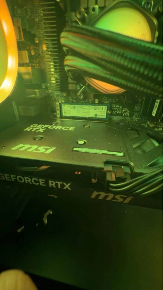Rtx 5060 gaming pc - photo 3