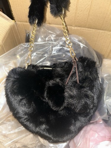 Black Faux Fur Heart Shoulder Bag Gold Chain Strap Zip Closure - photo 2