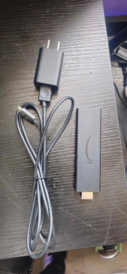 Fire Stick 4K (3rd Gen) with remote - photo 2